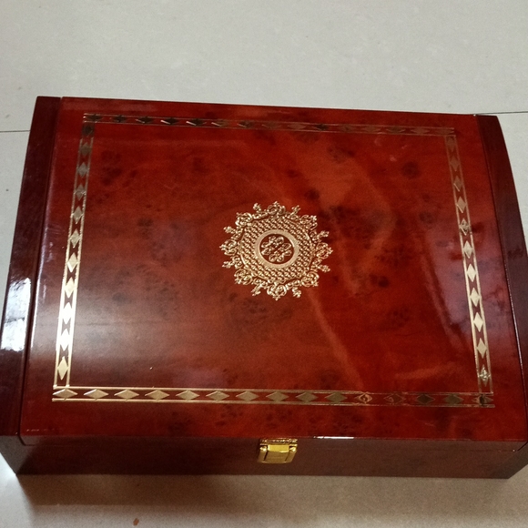 Wooden Box - Picture 8 of 11